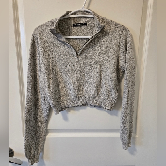 Cute Brandy Melville quarter zip - Picture 2 of 3